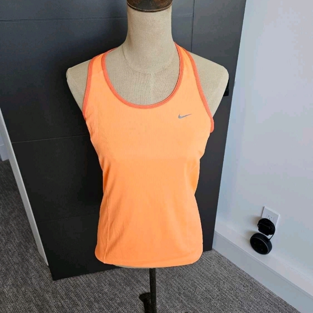 Nike Women’s Bright Orange Tank Top Size Medium Dri-FIT Athletic Workout Gym Ra